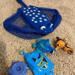 SwimWays Finding Dory Mr. Ray's Dive and Catch Game
